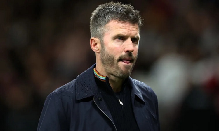 Man Utd humiliation by Como leaves Carrick job in danger