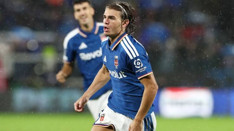 Paz, Fabregas and Como teach Man Utd a lesson
