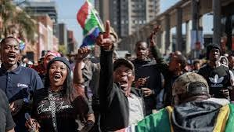 Crowd of 50 beats foreigner to death in South Africa