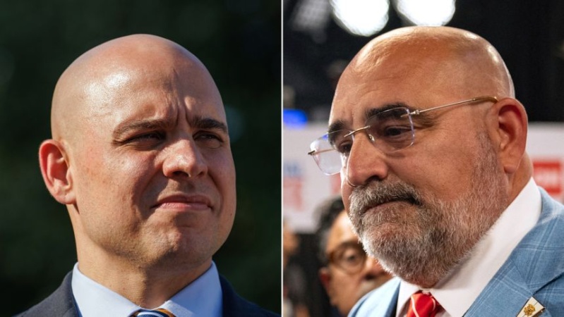Top Trump political advisers donate fee for work on behalf of pro-Russian government after he floated firing them