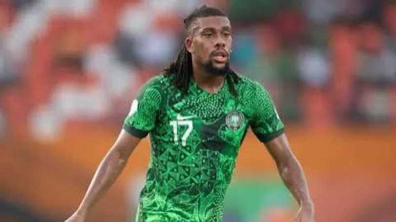 NFF hails Iwobi after matching Salah’s Premier League appearance record