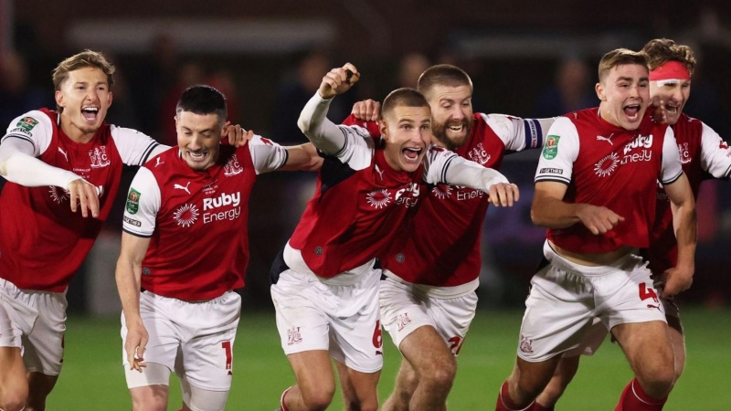 Fleetwood to face Everton or Newcastle in last eight