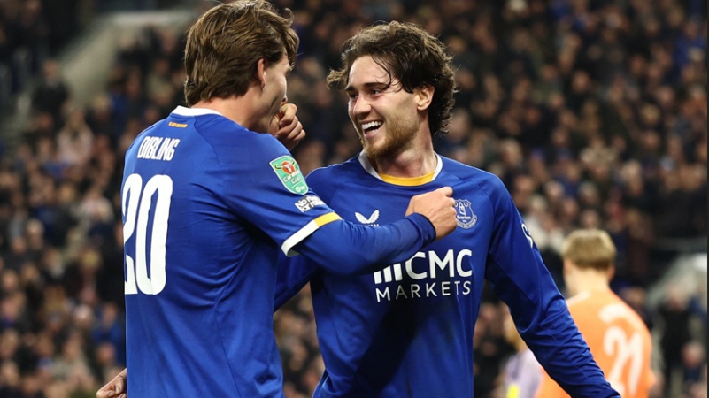 Everton cruise past Newcastle to reach EFL Cup quarter-finals