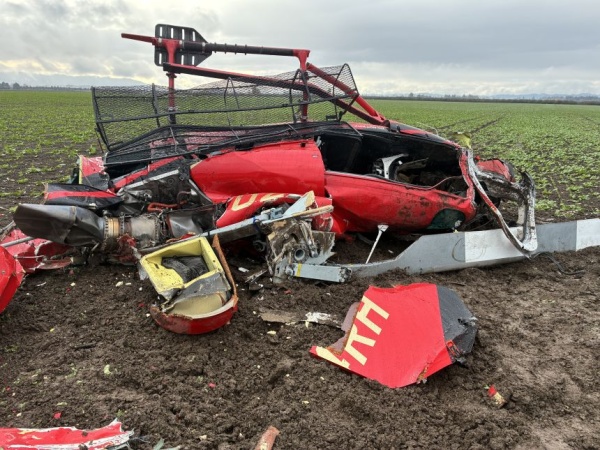 3 dead after 2 helicopters collide midair near Oregon airport, sheriff says