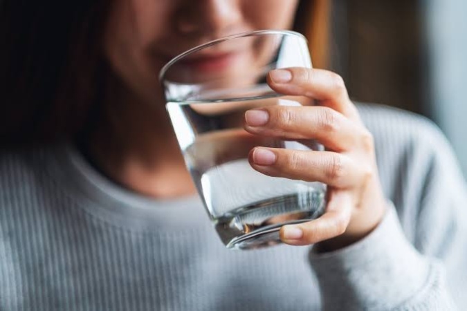 10 signs you may be dehydrated, what to do