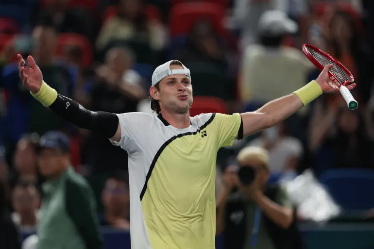 Bergs stuns Alcaraz in Shanghai as Zverev claims year’s top tennis ranking