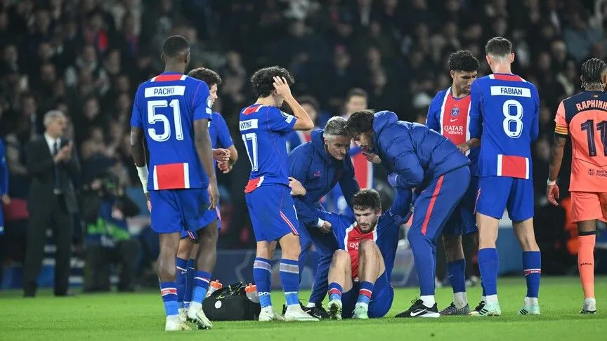 PSG's Kvaratskhelia set for surgery after ACL rupture, expected to miss remainder of season