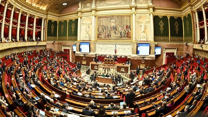 French Senate adopts bill requiring protesters to pay for damage