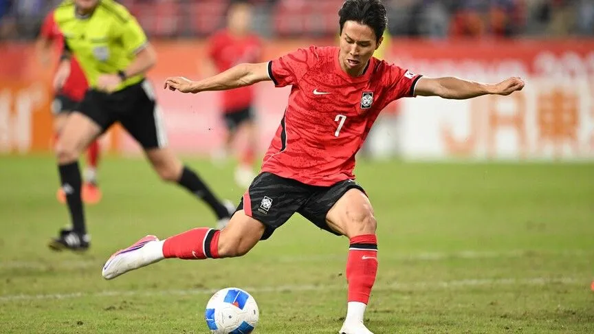 Alleged racist abuse of Swansea winger Eom Ji-sung halts football match