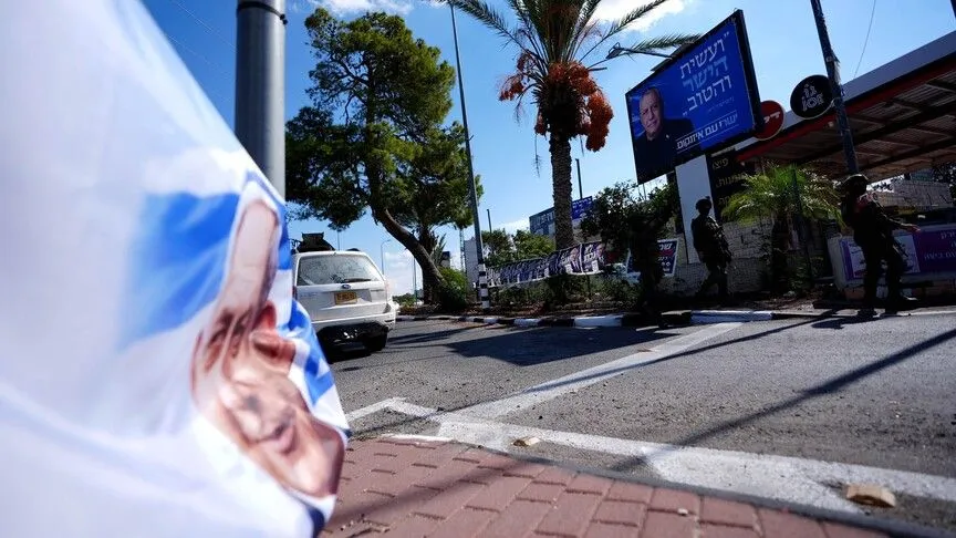 Israeli poll shows Eisenkot widening lead over Netanyahu as preferred prime minister